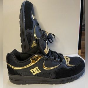 Never worn DC women’s shoes size 9